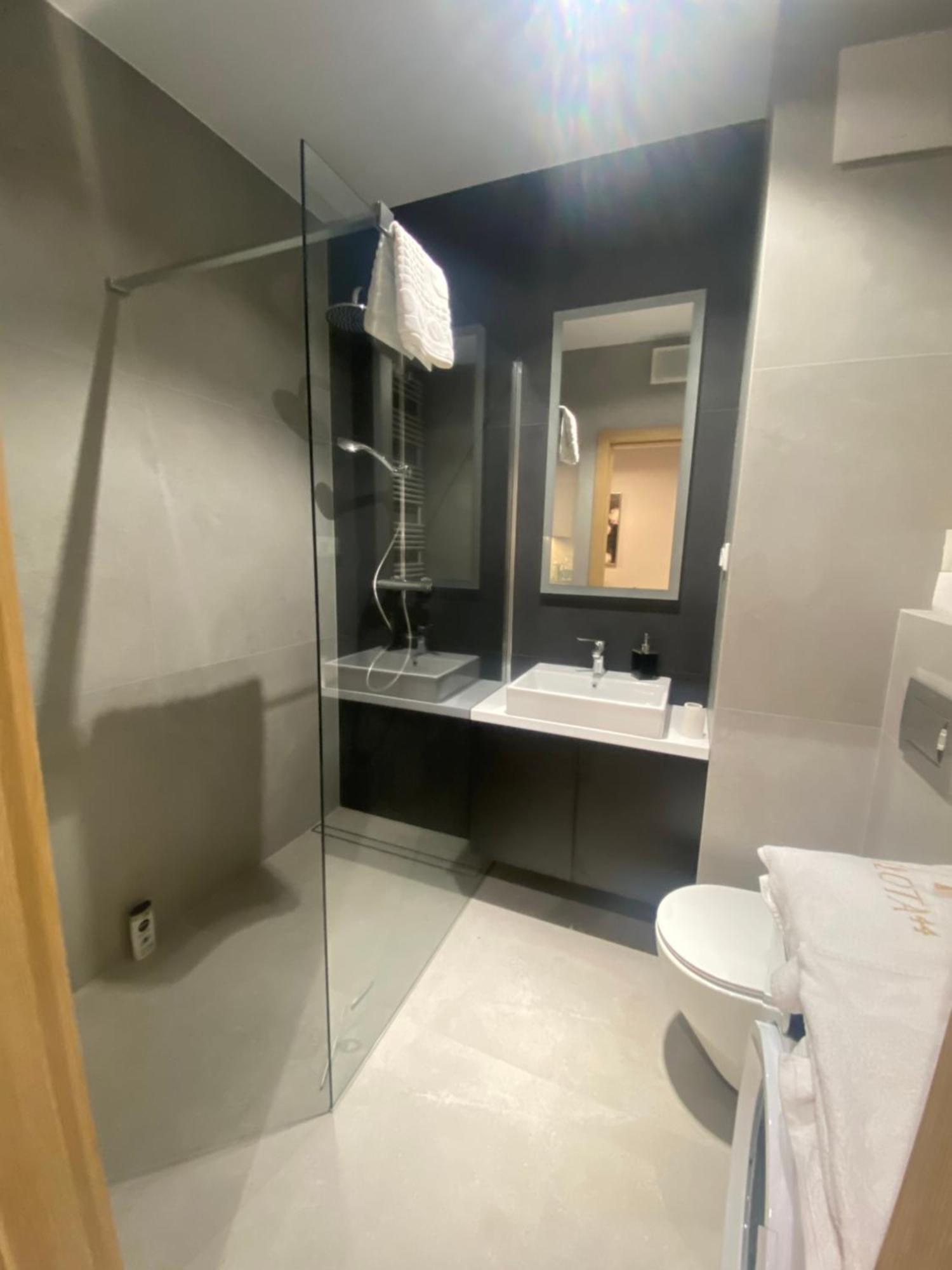 Wiktoryn 6 Piekne Nowe Apartamenty Z Duzymi Balkonami 华沙 外观 照片
